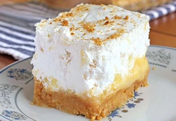 
    O prajitura rapida, fara aluat, dar care va deveni repede cerută din ce în ce mai des.clickpoftabuna.ro  