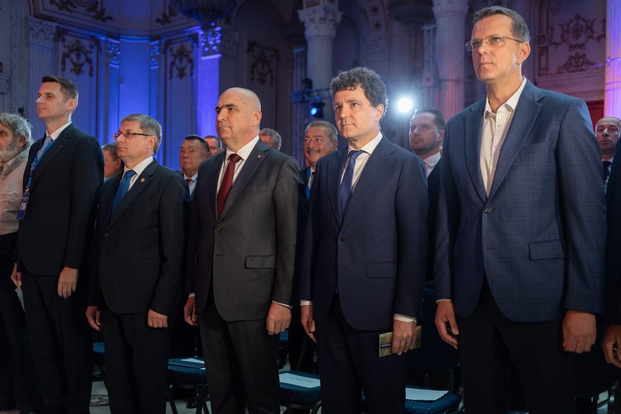 De ce evită Nicușor Dan şi Ilie Bolojan să aibă o poziție fermă în cazul unor membri ai Guvernului cu probleme de integritate