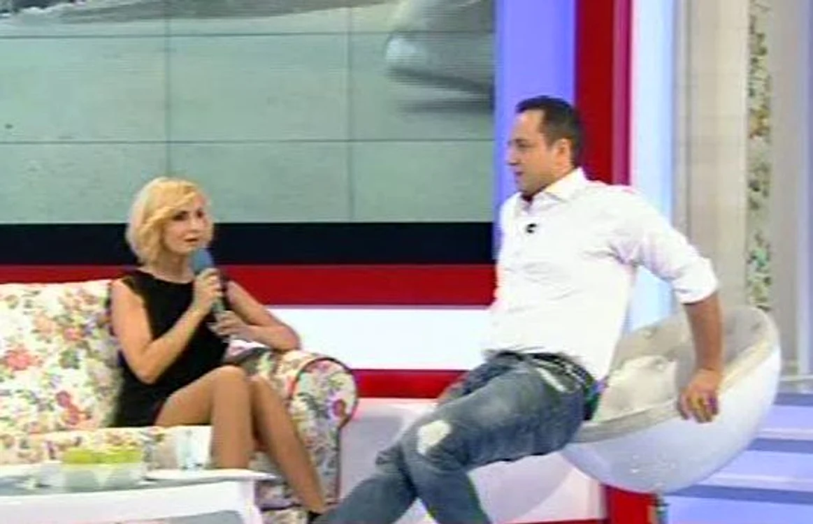 Daniela Gyorfi i-a arătat chiloţii lui Cătălin Măruţă (Foto: captură video Pro TV)
