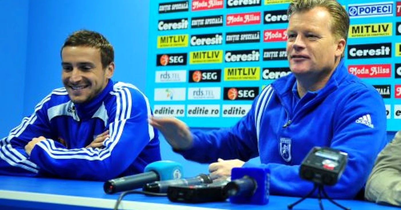 Mark Wotte (dreapta) spune că nu poate face minuni peste noapte la Craiova