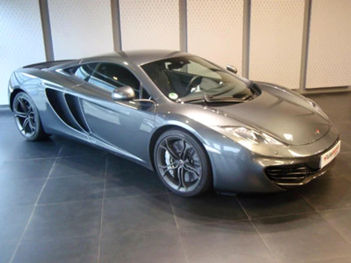 McLaren MP4-12C/ foto: mobile.ro 