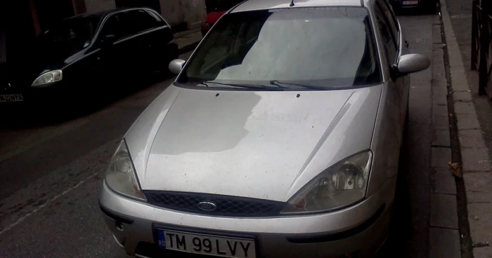 Poliţiştii au recuperat ştergătoarele luate de pe această maşină