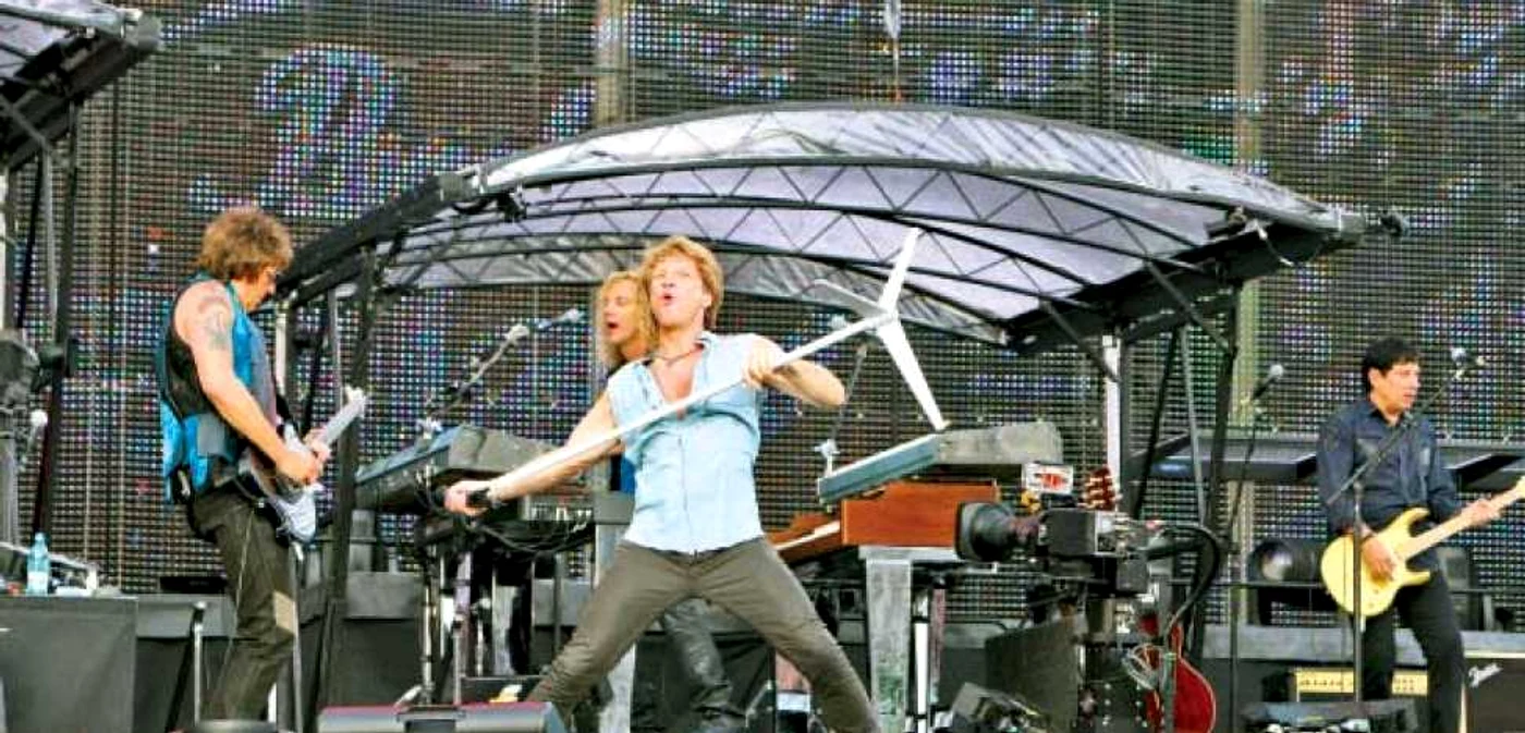 Primul concert susţinut de Bon Jovi în România a fost un succes total 