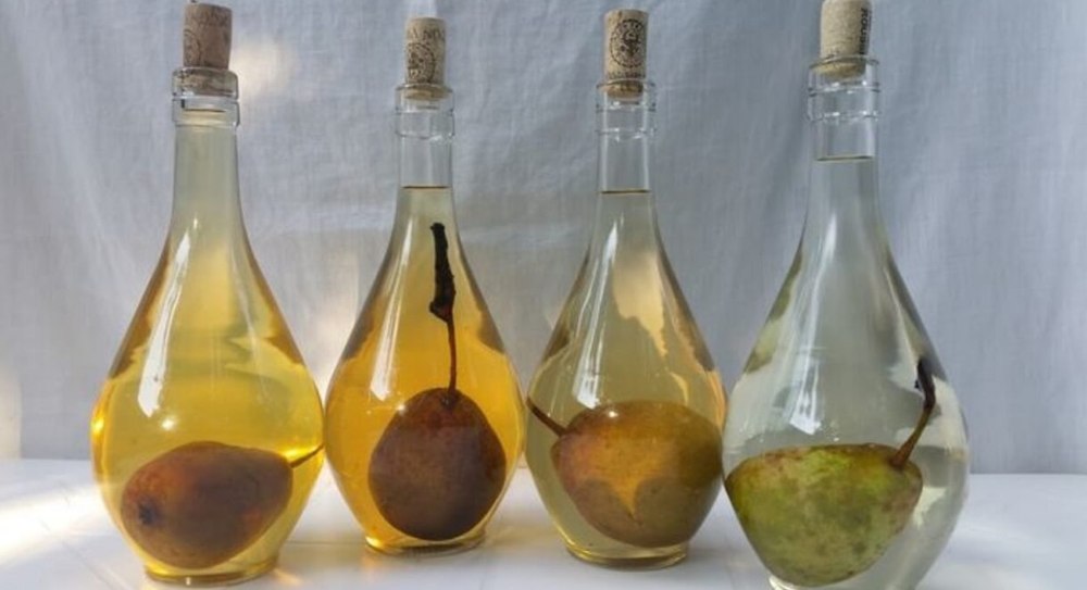 Cum se pune, de fapt, para în sticla de țuică. Trucul știut doar de bunicii noștri