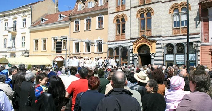 Învierea Mică din Piaţa Sfatului FOTO Adevărul