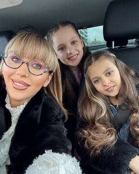Dana Roba și fiicele sale/FOTO: Instagram