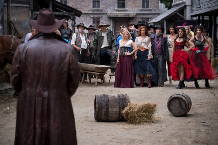 “Ghici cine vine la Cronică!”