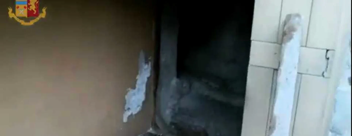 Operaţiune comună Italia - România într-un dosar de fraude informatice şi spălare de bani - vila unde se zideau banii Foto captură video