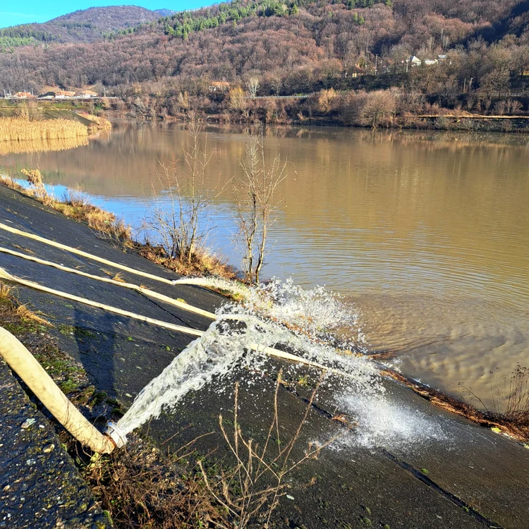 Viitură pe Valea Oltului FOTO ISu Vâlcea