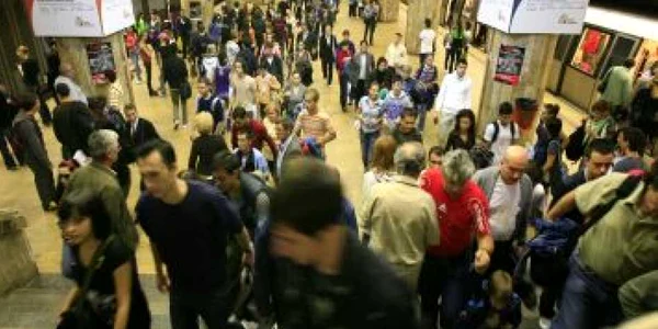 Pasajul pietonal între Piaţa Unirii 1-Piaţa Unirii 2 intră în modernizare. Transferul se face pe la suprafaţă