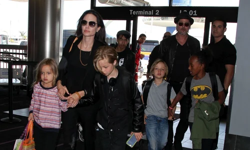 rp angelina jolie hepta 2052660 1024x912 jpg jpeg