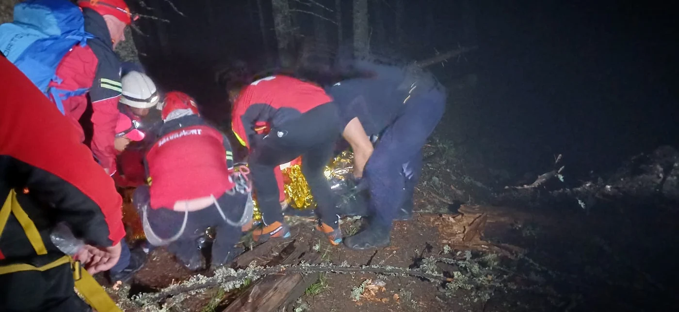 Bărbatul, lovit de un copac căzut în timpul furtunii FOTO ISU