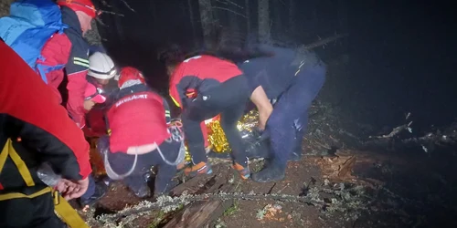 Un bărbat a murit strivit de un copac la un concurs de alergare montană din Bucovina FOTO ISU