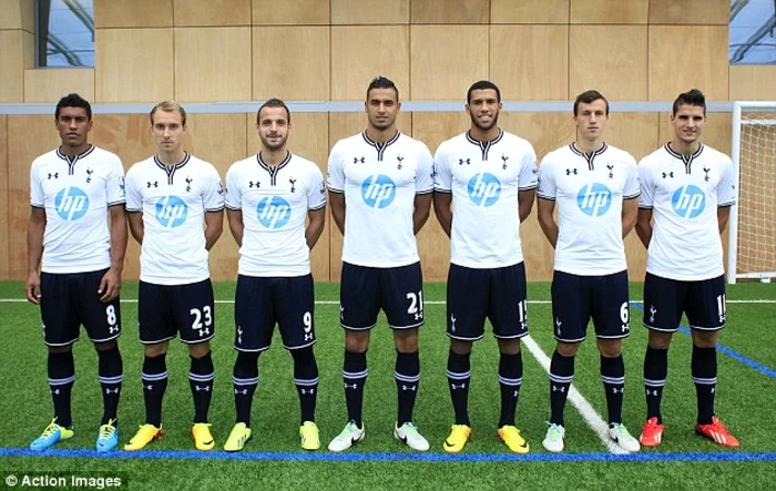 Paulinho (primul din stânga) a fost coleg cu Vlad Chiricheş la Tottenham