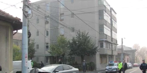 Maşina Primăriei Severin a fost proiectată într-un stâlp