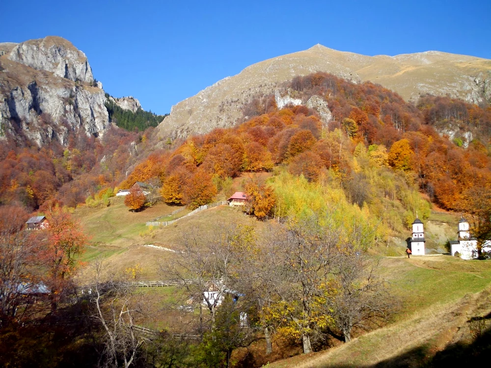 Mănăstirea Pătrunsa cel mai izolat loc monahal istoric din România Foto Daciana Stoica