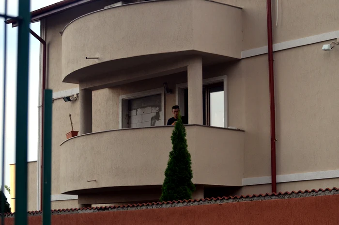 O fereastră a fost  complet zidită