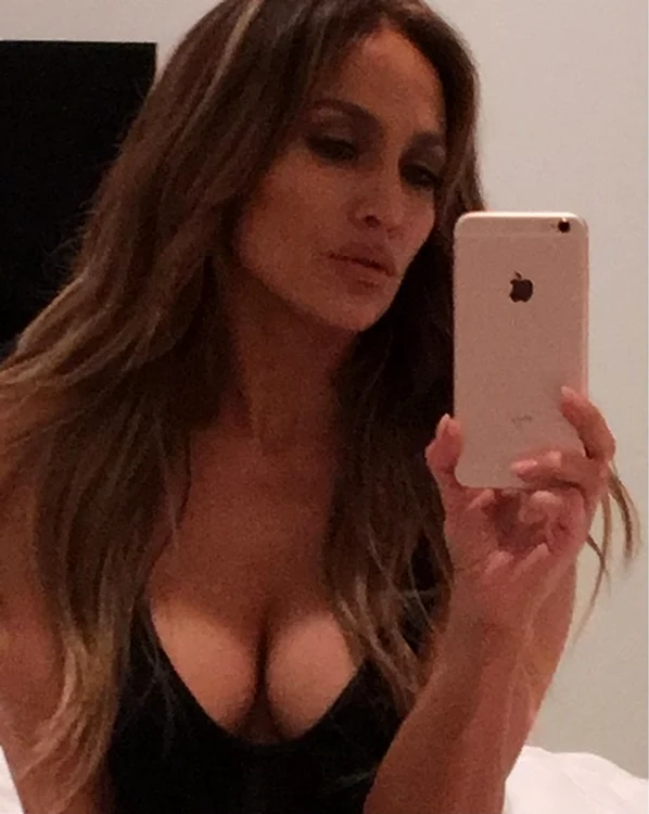 Jennifer Lopez este extrem de sexy la cei 47 de ani ai săi