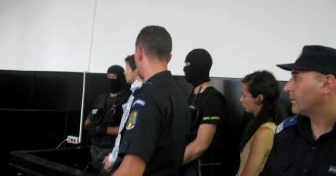 <b> Timişoara</b>: Cei doi studenţi acuzaţi de tranşarea unui bogătaş rrom au fost arestaţi preventiv (UPDATE)