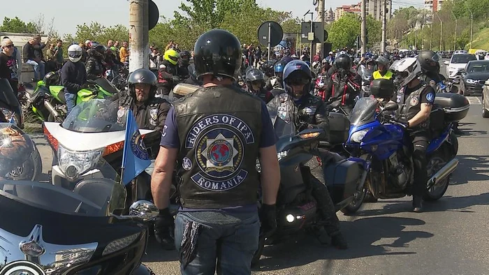 Sute de motocicliști au participat la paradă FOTO: C.MAZILU