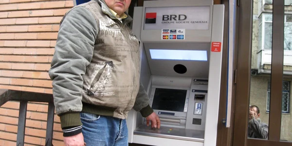 Ionel Borş a scos bani de la bancomat şi a intrat în probleme