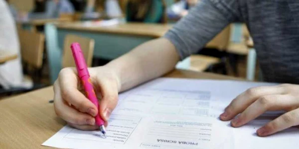 Peste 2500 de elevi din Dolj au absentat de la simularea examenului de bacalaureat