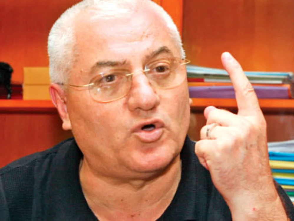 
    Dragomir l-a trimis la spital pe Borcea  