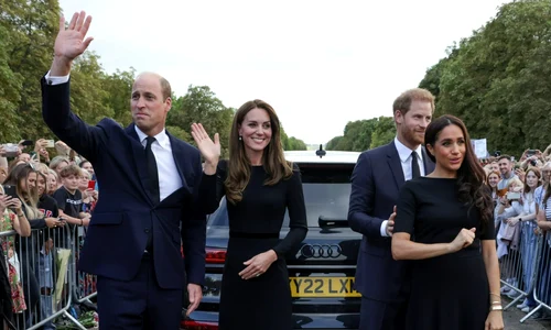 Kate Middleton, Prințul William, Harry și Meghan Markle (sursa foto OKMag)