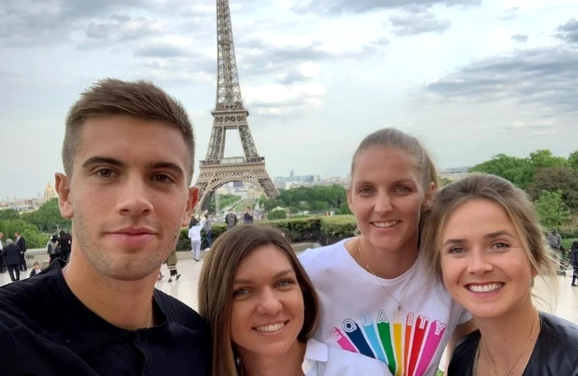 Simona Halep s-a pozat lângă Turneul EiffelFoto: Facebook / Hublot