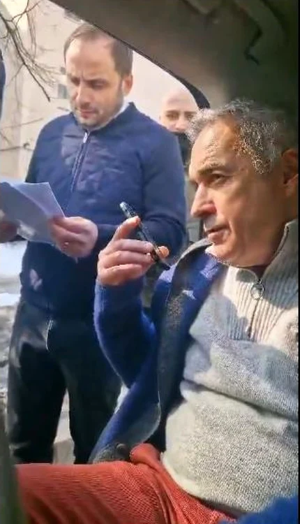 Călin Georgescu, oprit în trafic FOTO X