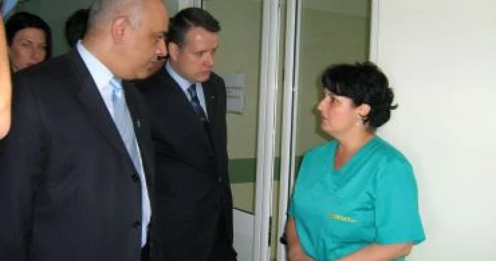 Slatina: Ministrul Sănătăţii, Ion Bazac a fost întâmpinat de pacienţi nemulţumiţi