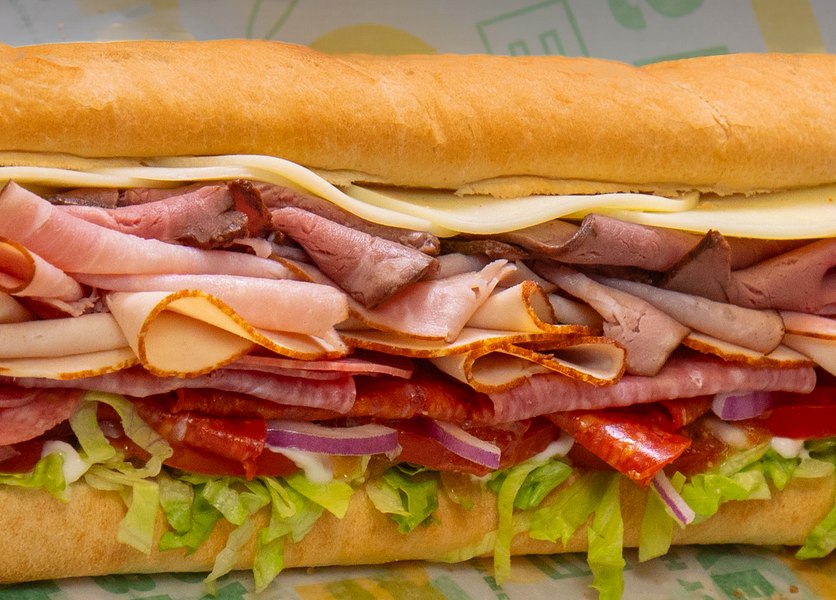 Sandvișuri gratuite pe viață dacă îți schimbi numele în „Subway”. Concurs bizar al lanțului alimentar american