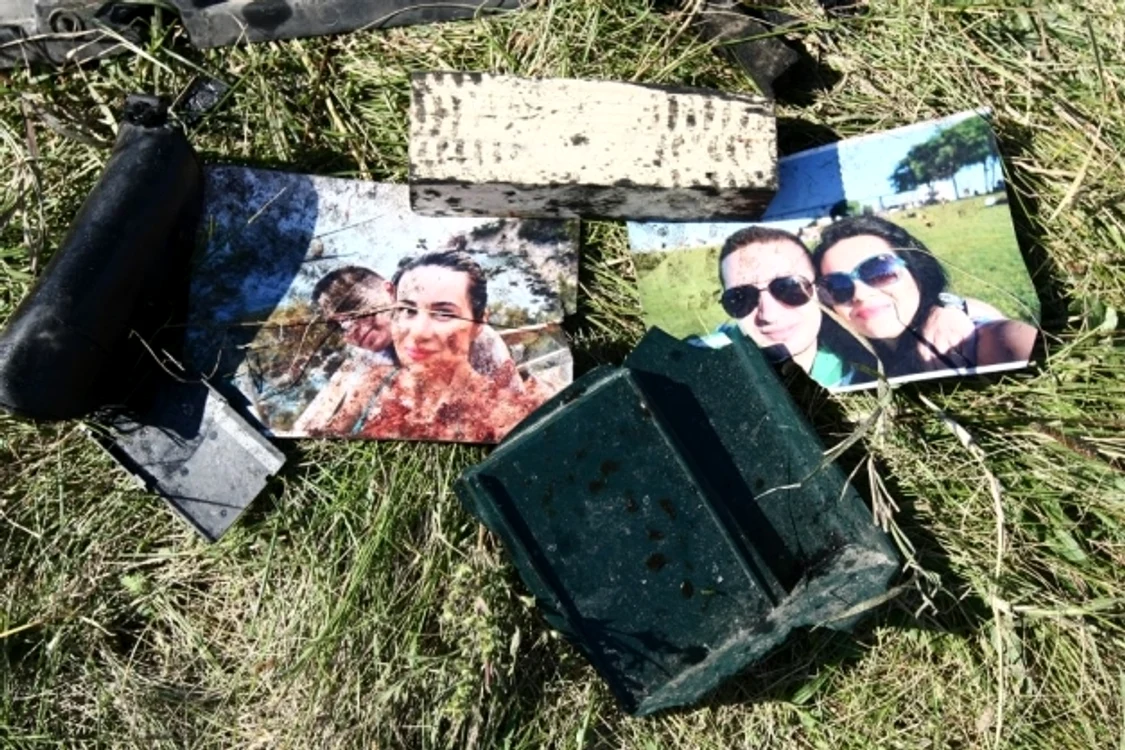 
    George Dumitru suferea din dragoste. În fotografiile de la locul accidentului apare el alături de o tânărăFoto: Dorin Constanda  