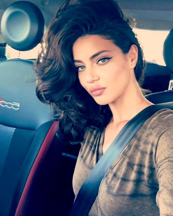 Cristina Ich câștigă o grămadă de bani ca influencer