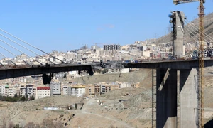 SUA au distrus cel mai înalt pod din Iran FOTO EPA EFE jpg