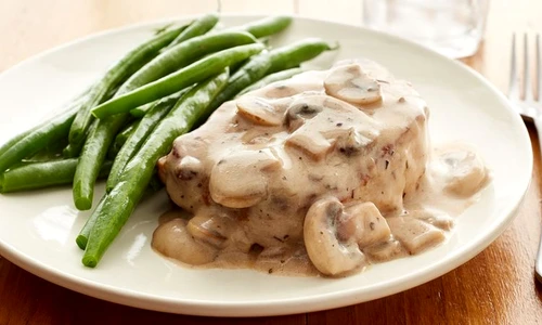 cotlet de porc cu sos de ciuperci jpeg