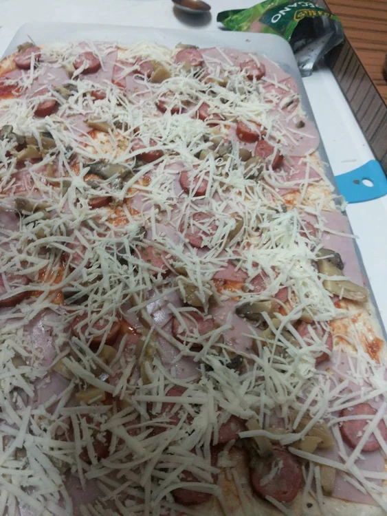 
    Pizza de casă  