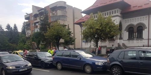 Carambol în Râmnicu Vâlcea cu cinci autoturisme Foto Adevărul 