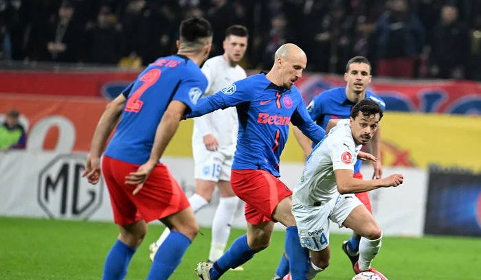 Oltenii sunt obligați să scoată măcar un punct din duelul cu FCSB (FOTO: Sportpictures)