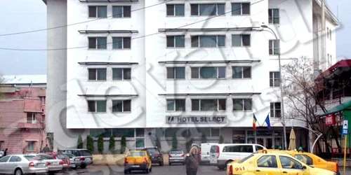 Lotul echipei constănţene de fotbal s-a cazat în două rânduri la hotelul Select de trei stele.