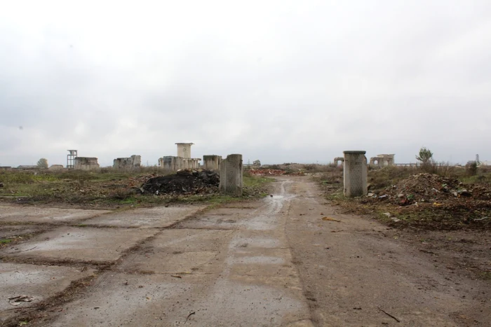 Un câmp plin de ruine este tot ce-a mai rămas din cea mai importantă fabrică de zahăr din România comunistă FOTO Cosmin Zamfirache