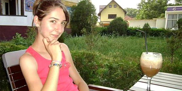 fata moarta