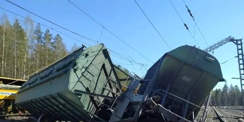 Cel puțin doi oameni au murit după ce un tren a deraiat în Rusia FOTO @LXSummer1 / X 