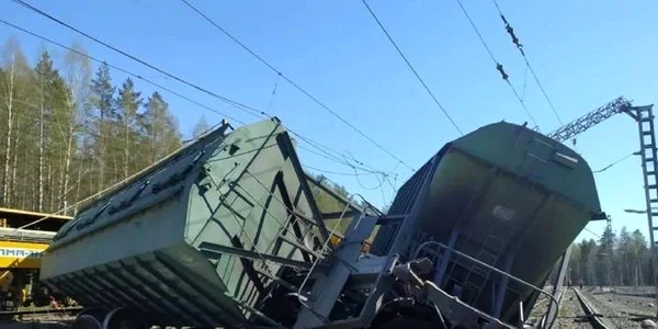 Cel puțin doi oameni au murit după ce un tren a deraiat în Rusia FOTO @LXSummer1 / X 