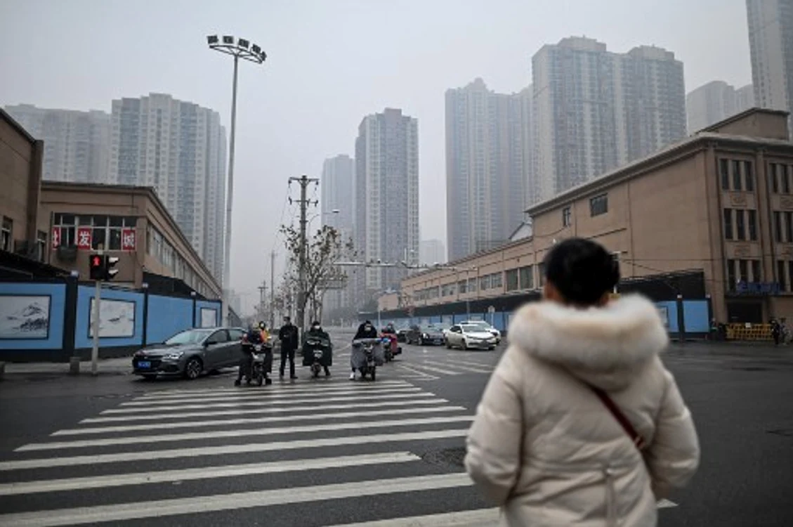 
    Primul pacient bolnav cu COVID-19 a fost identificat în Wuhan, China, în decembrie 2019foto: AFP  