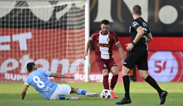 Andrei Cordea (vișiniu), autorul unei „duble” pentru CFR Cluj (FOTO: Sportpictures)