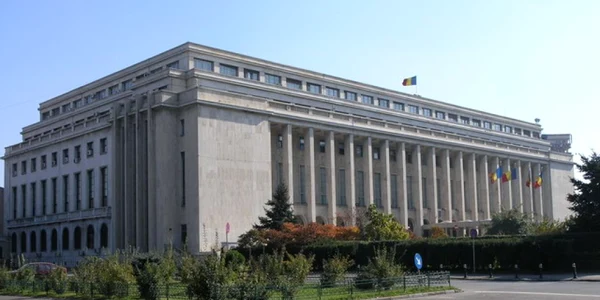 Mitingul bugetarilor blochează circulaţia în Piaţa Victoriei