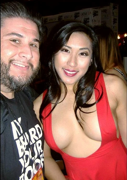 
    Mia Li s-a apucat de filme porno de un an de zileFoto: Arhiva personală  