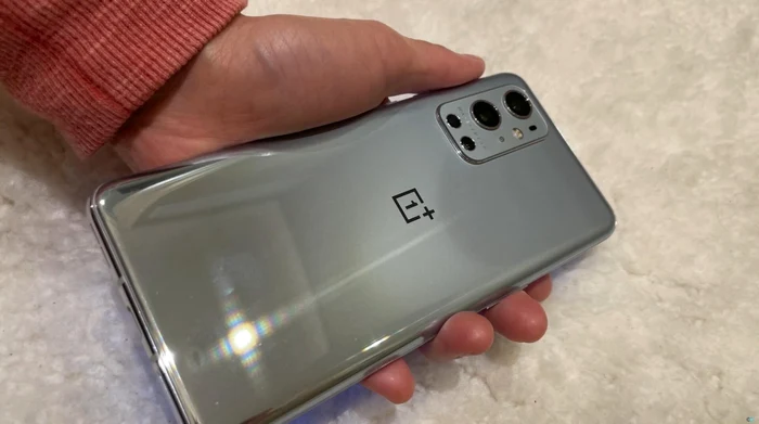 OnePlus 9 Pro. FOTO Dave Lee / Twitter