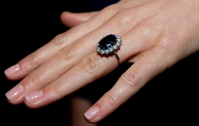 De multe ori, Kate Middleton poartă doar un lac transparent (GettyImages)